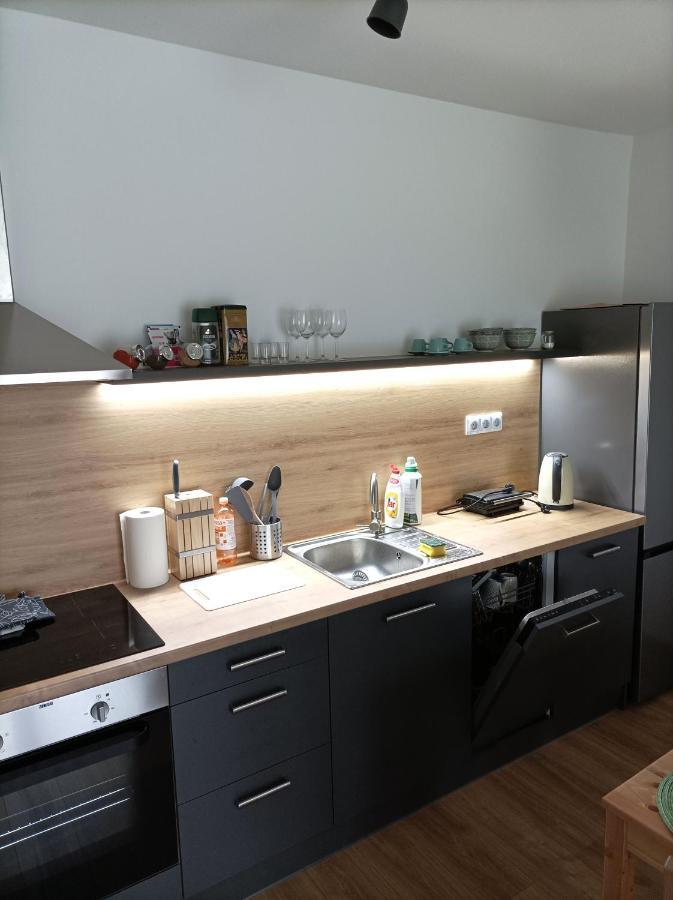 City And Thermal Apartman Gyor Bagian luar foto