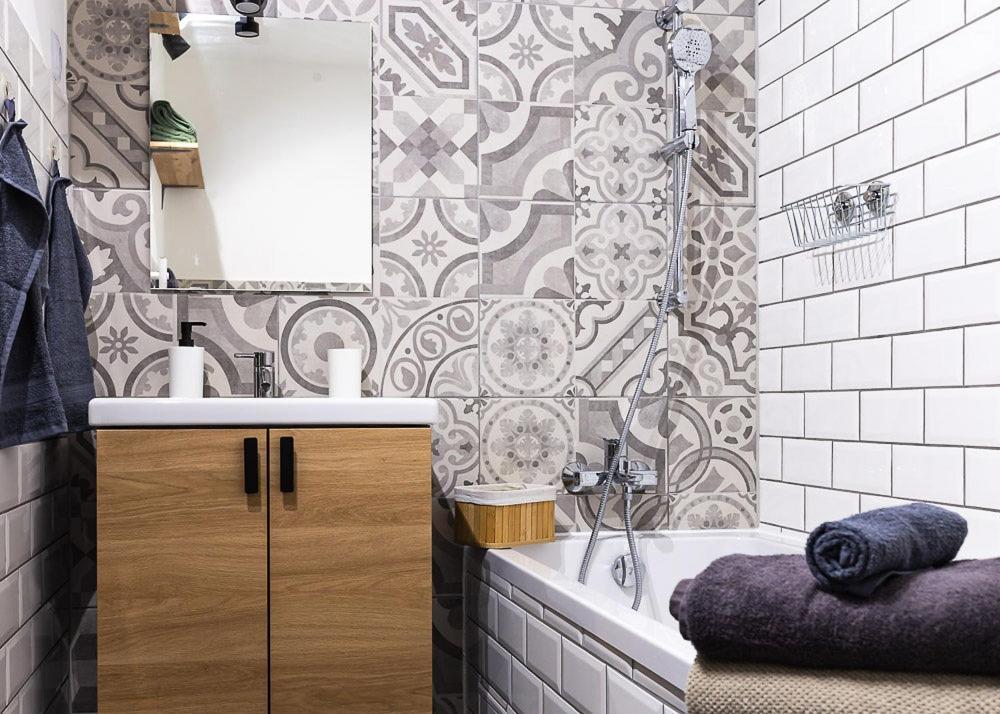 City And Thermal Apartman Gyor Bagian luar foto