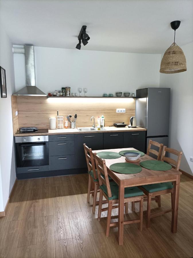 City And Thermal Apartman Gyor Bagian luar foto