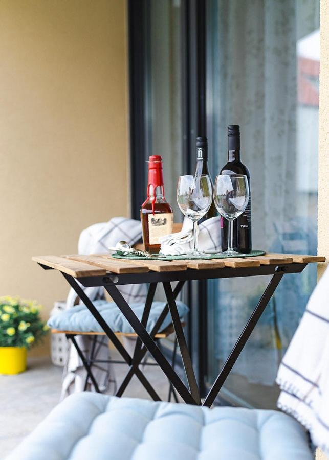 City And Thermal Apartman Gyor Bagian luar foto