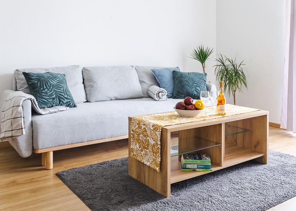 City And Thermal Apartman Gyor Bagian luar foto